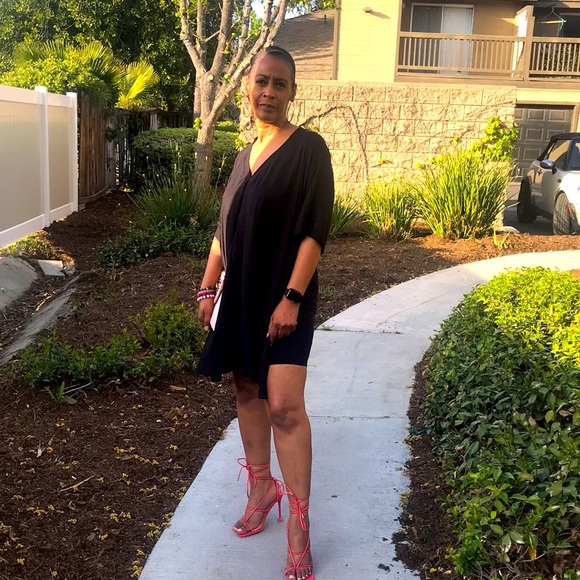 Oversized top and biker type short set - Picture 2 of 4